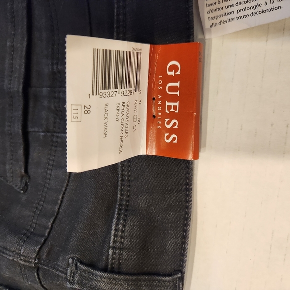 Nwt Guess jeans. Beyla curvy midrise skinny in black wash - Picture 4 of 5